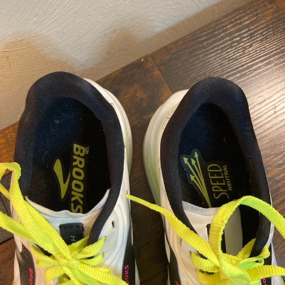 Brooks Hyperion Max Womens 7.5 B Running Shoes White Black Nightlife 1203771B196